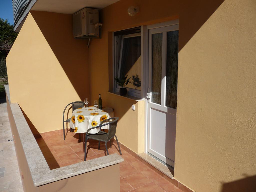 Apartments & Rooms Milka Umag Exterior photo