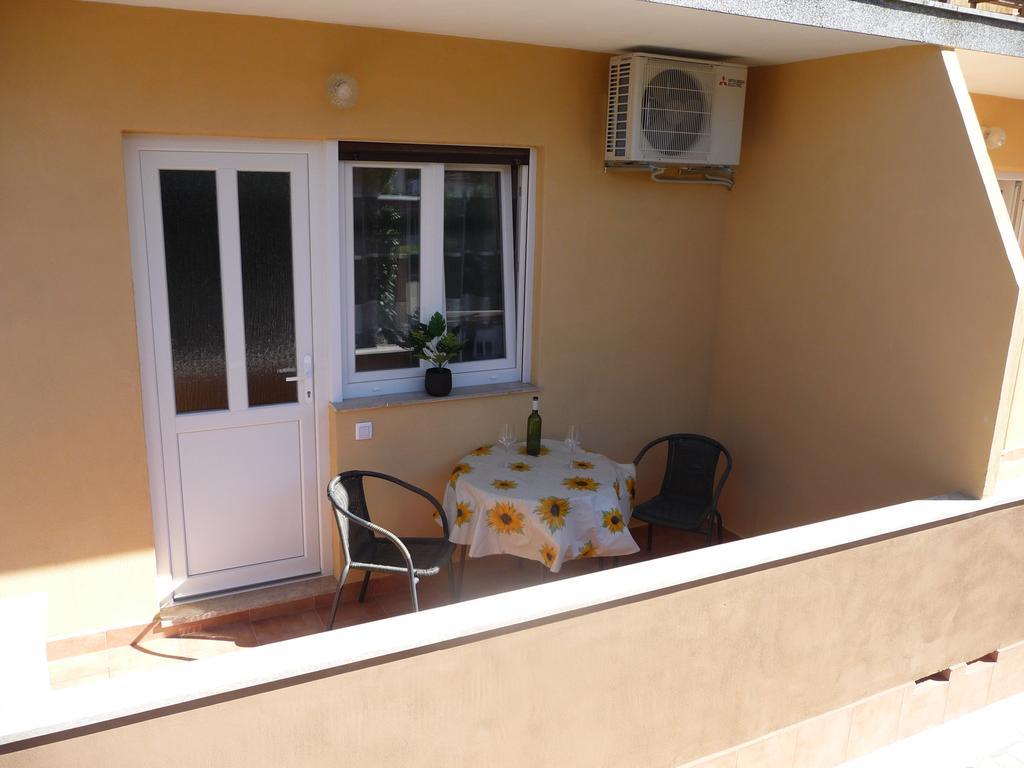 Apartments & Rooms Milka Umag Exterior photo