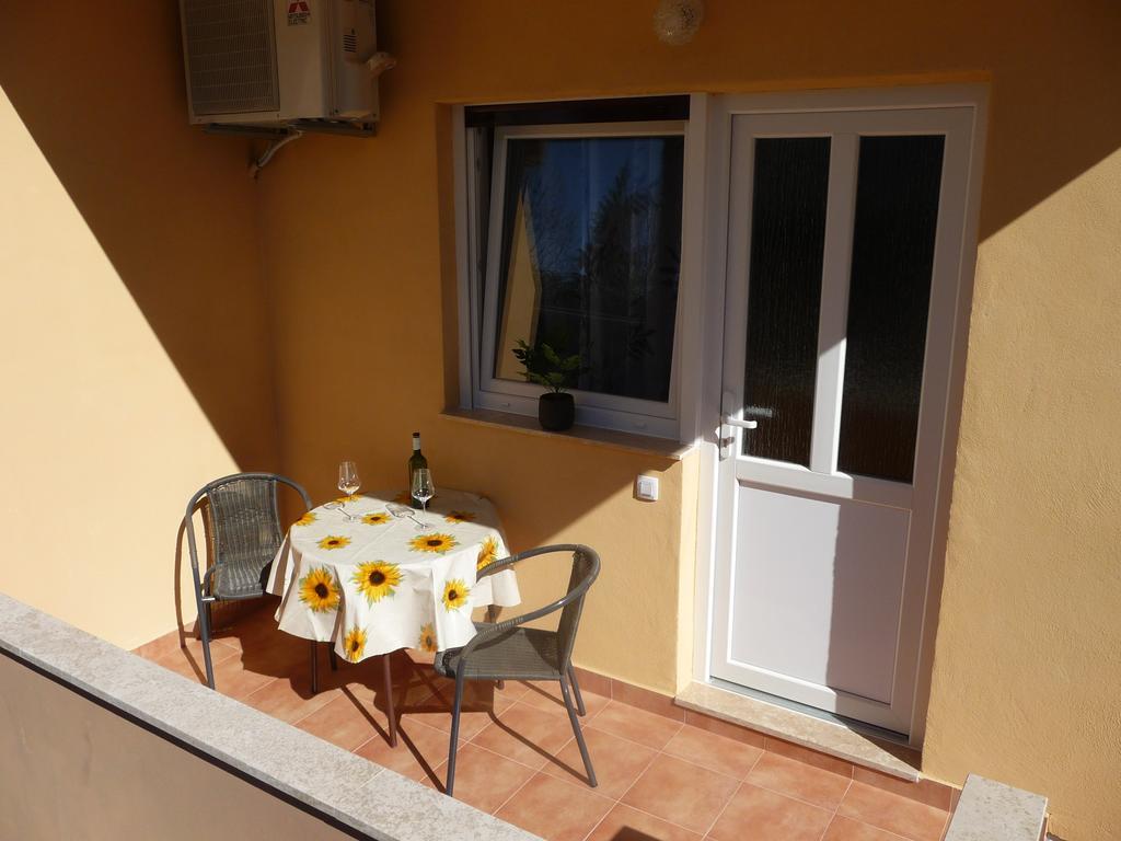 Apartments & Rooms Milka Umag Exterior photo