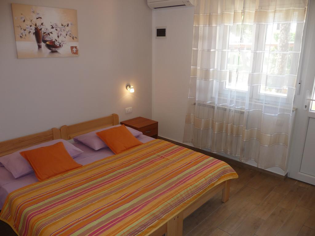 Apartments & Rooms Milka Umag Exterior photo