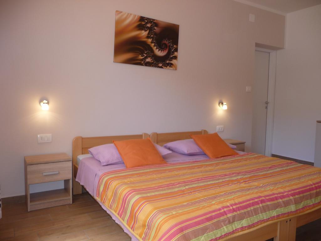 Apartments & Rooms Milka Umag Exterior photo