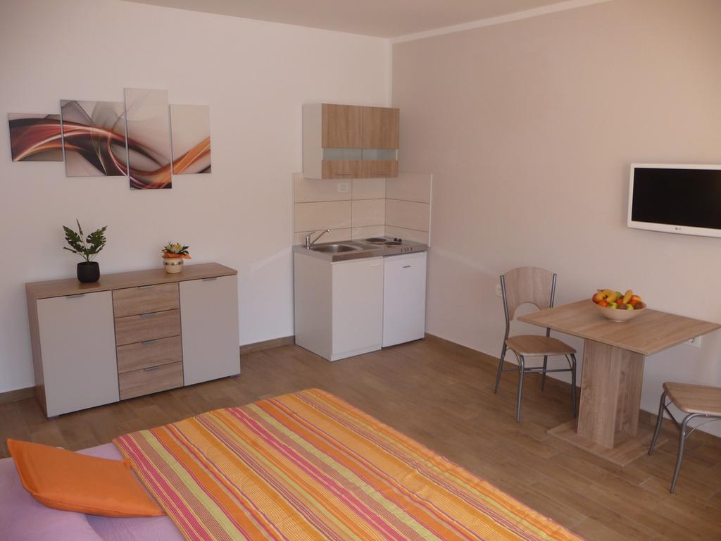 Apartments & Rooms Milka Umag Exterior photo