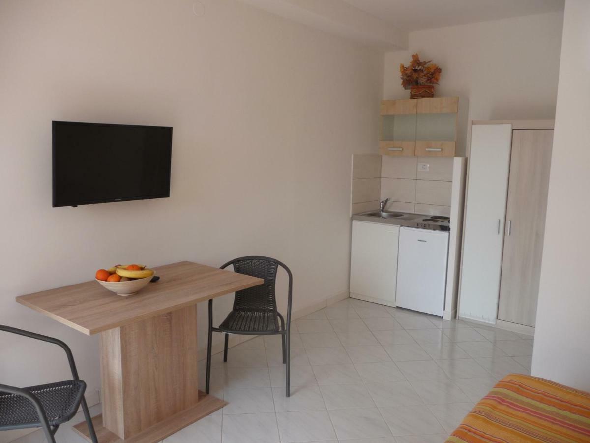 Apartments & Rooms Milka Umag Exterior photo