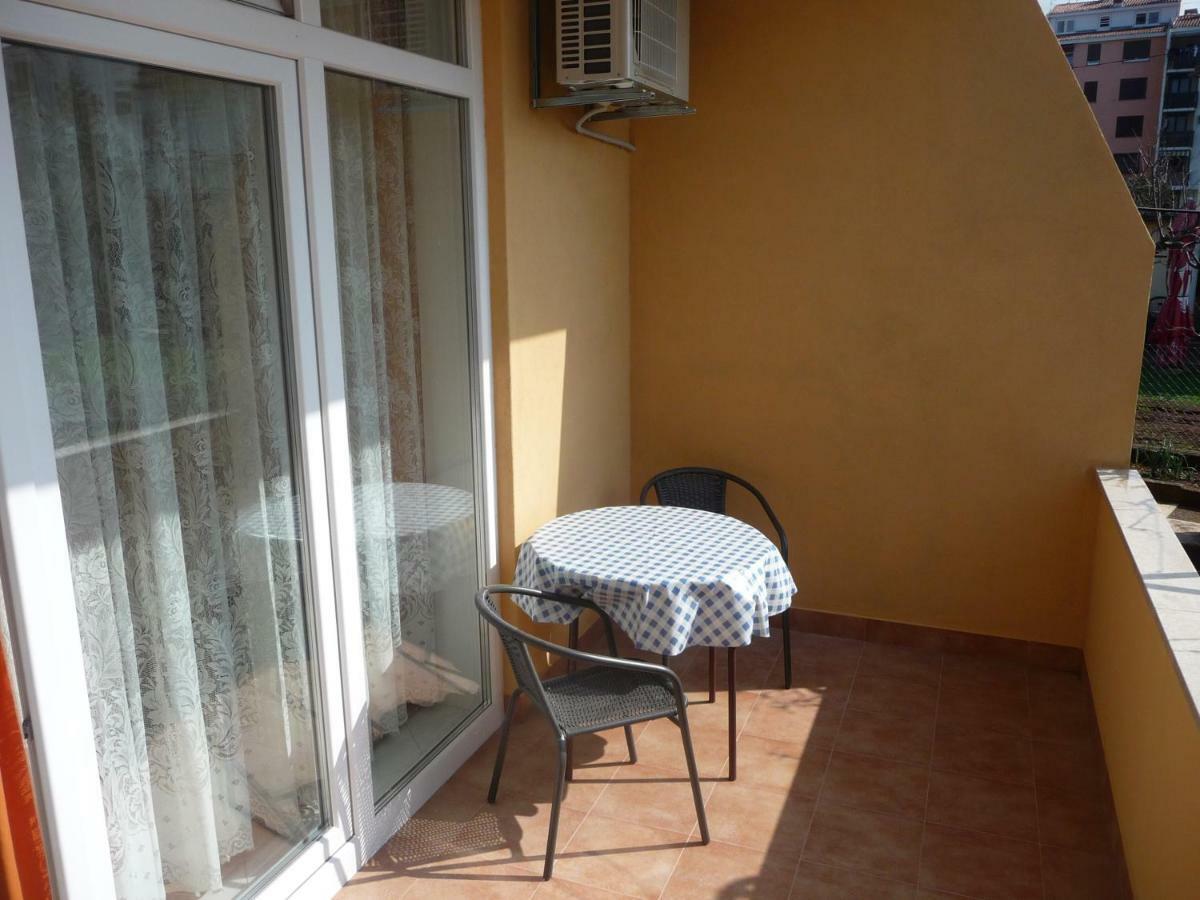 Apartments & Rooms Milka Umag Exterior photo