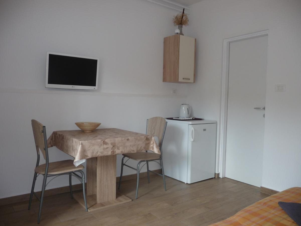 Apartments & Rooms Milka Umag Exterior photo